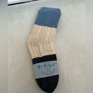 NWT men’s bleu bleuet warm winter fluffy socks from Japan with grip size 7.5-9.5